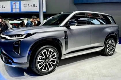 Trumpchi S7 Phev Hybrid Suv Charging With Advanced Technology.